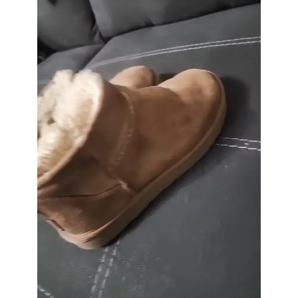 UGG Ultra Mini Classic Boot Chestnut Size 7